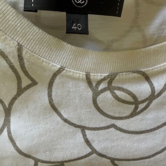 CHANEL White and Gray Floral Short Sleeve Tee size 40 - Picture 2 of 10